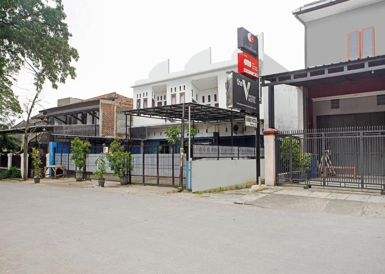 Oyo 2554 Hotel Arimbi Lama Dewi Sartika Bandung Exterior foto